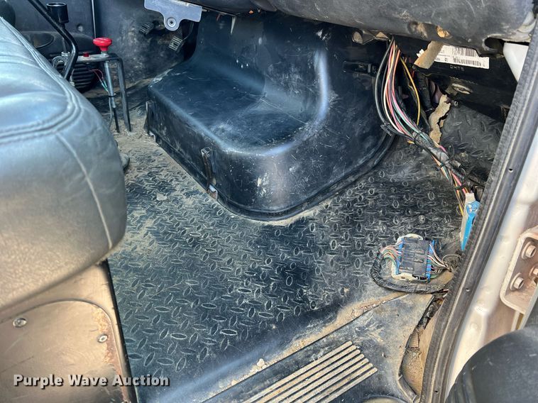 image for item NA9202 2006 Chevrolet C7500  dump flatbed truck