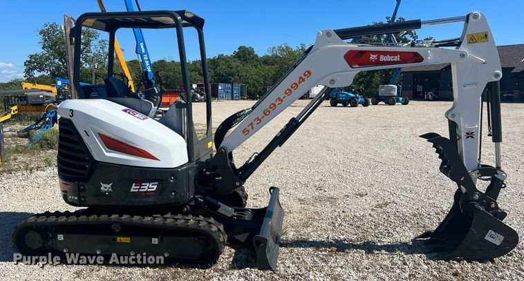 image for item NA9231 2023 Bobcat E35i R2 Series  mini excavator