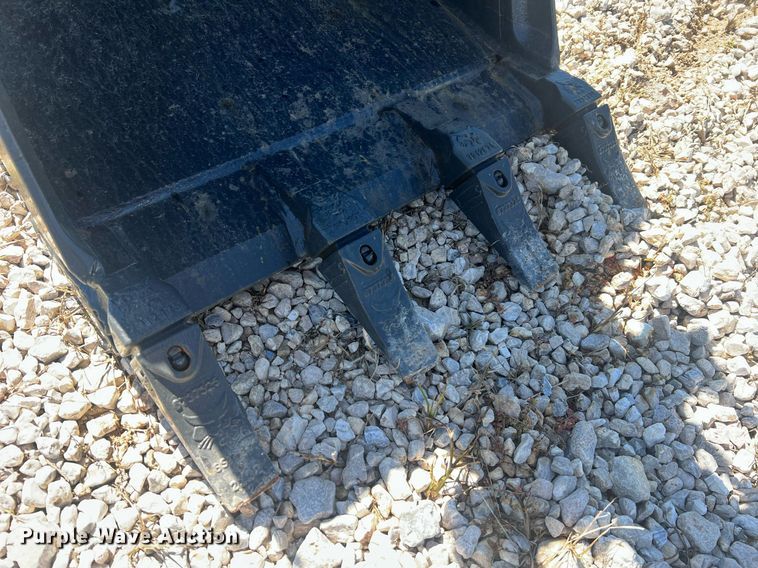 image for item NA9231 2023 Bobcat E35i R2 Series  mini excavator