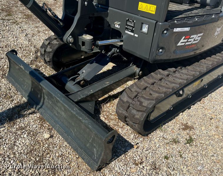 image for item NA9231 2023 Bobcat E35i R2 Series  mini excavator