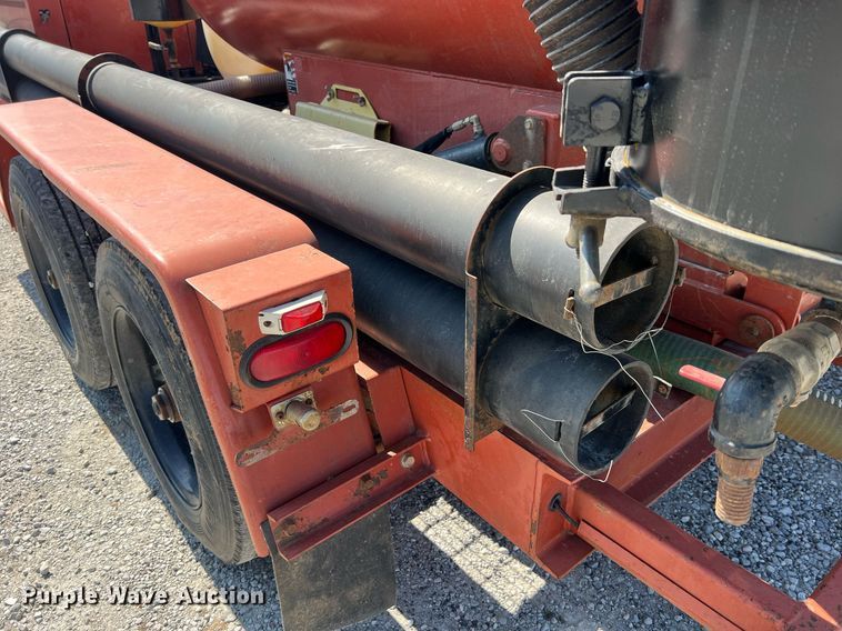 image for item NA9241 2010 Ditch Witch FX30  vacuum excavator