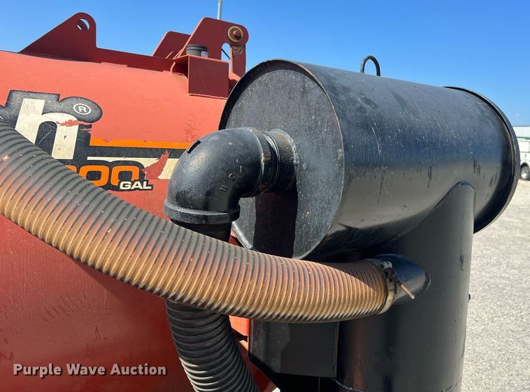 image for item NA9241 2010 Ditch Witch FX30  vacuum excavator