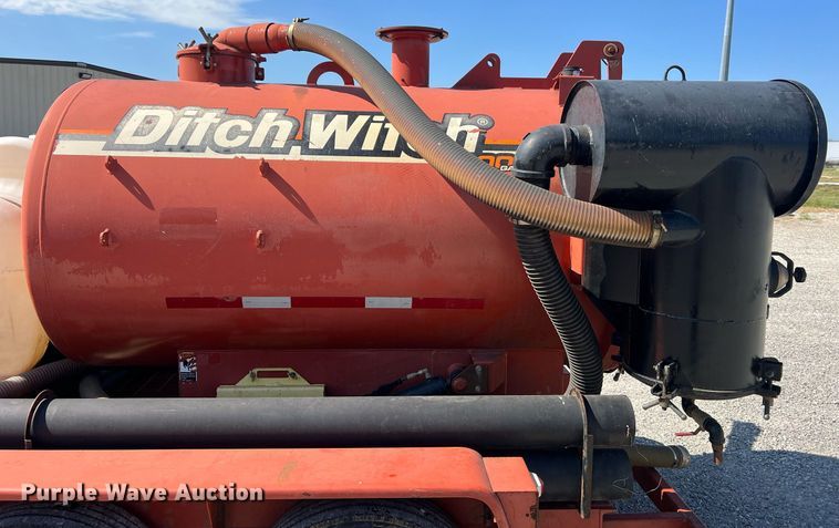 image for item NA9241 2010 Ditch Witch FX30  vacuum excavator