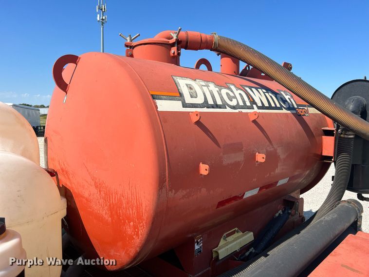 image for item NA9241 2010 Ditch Witch FX30  vacuum excavator