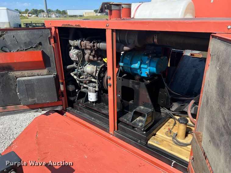 image for item NA9241 2010 Ditch Witch FX30  vacuum excavator