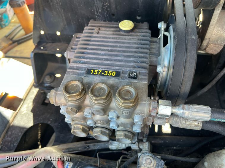 image for item NA9241 2010 Ditch Witch FX30  vacuum excavator