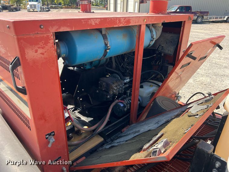 image for item NA9241 2010 Ditch Witch FX30  vacuum excavator