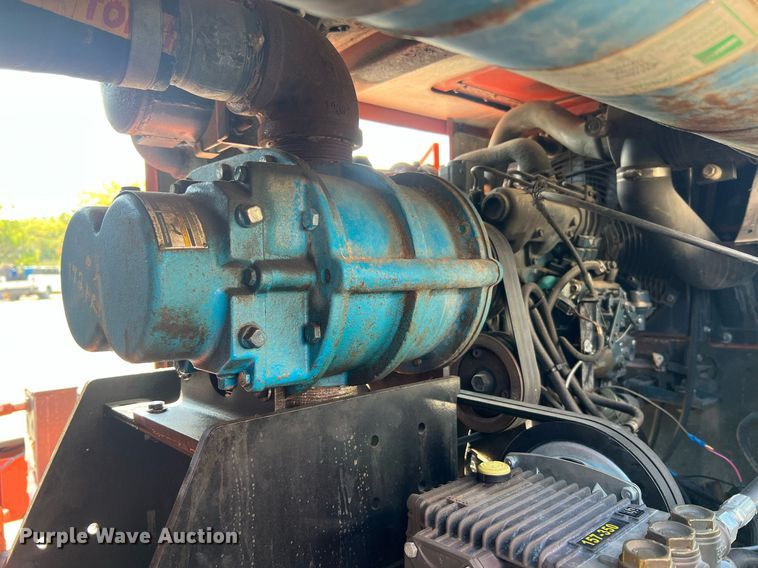 image for item NA9241 2010 Ditch Witch FX30  vacuum excavator