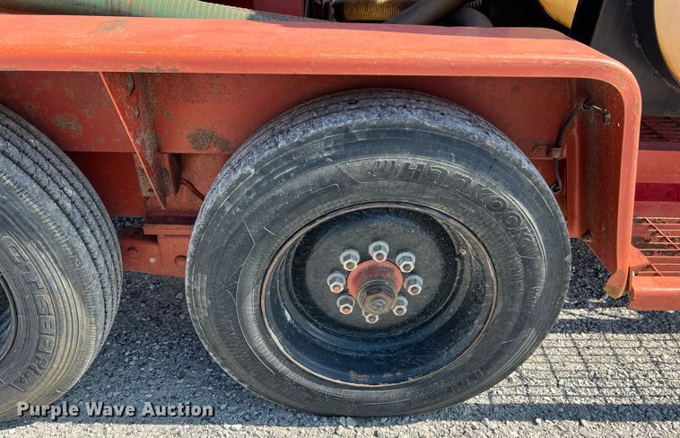 image for item NA9241 2010 Ditch Witch FX30  vacuum excavator