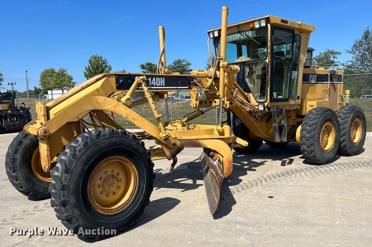 image for item NA9245 2002 Caterpillar 140H motor grader