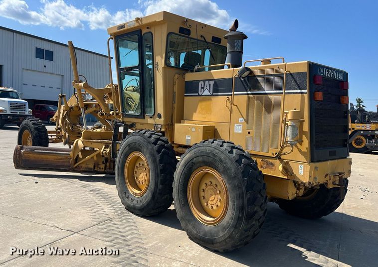image for item NA9245 2002 Caterpillar 140H motor grader