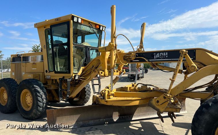 image for item NA9245 2002 Caterpillar 140H motor grader
