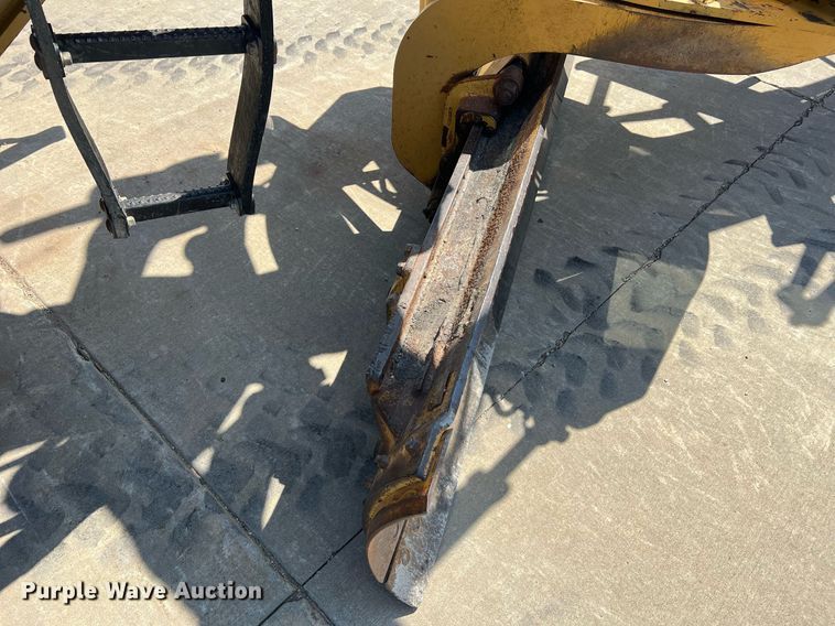 image for item NA9245 2002 Caterpillar 140H motor grader