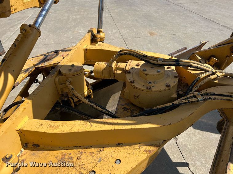 image for item NA9245 2002 Caterpillar 140H motor grader