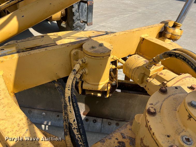 image for item NA9245 2002 Caterpillar 140H motor grader