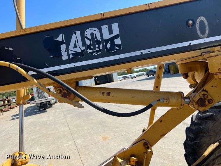 image for item NA9245 2002 Caterpillar 140H motor grader