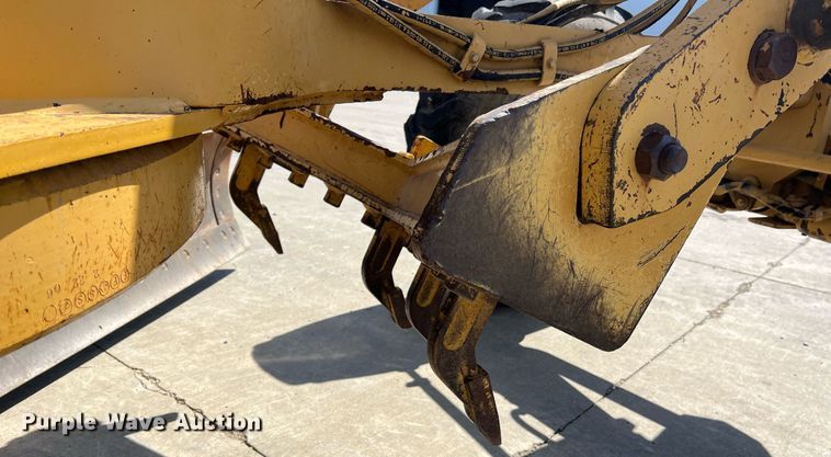 image for item NA9245 2002 Caterpillar 140H motor grader