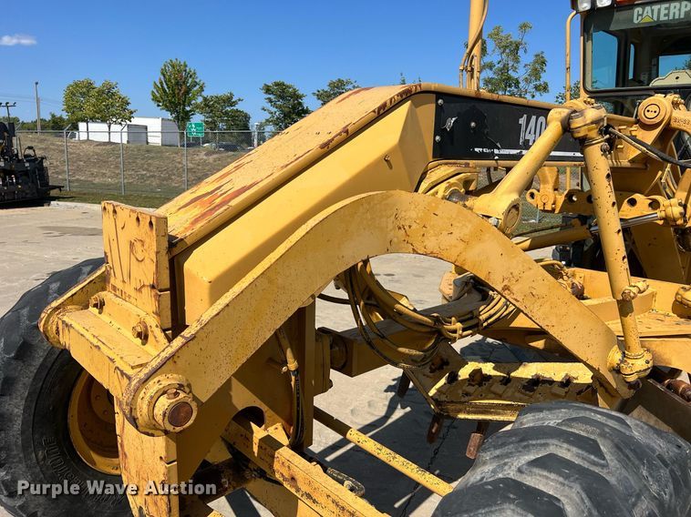image for item NA9245 2002 Caterpillar 140H motor grader