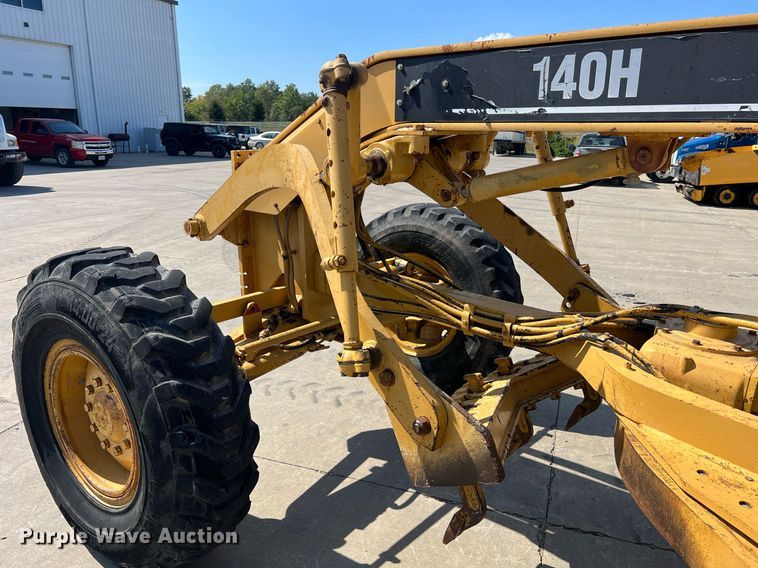 image for item NA9245 2002 Caterpillar 140H motor grader