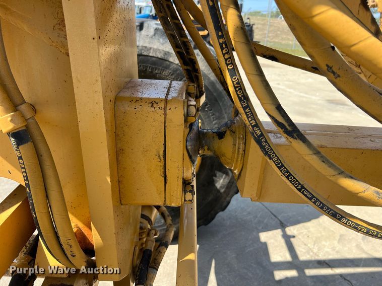 image for item NA9245 2002 Caterpillar 140H motor grader