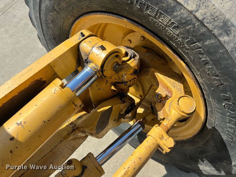 image for item NA9245 2002 Caterpillar 140H motor grader