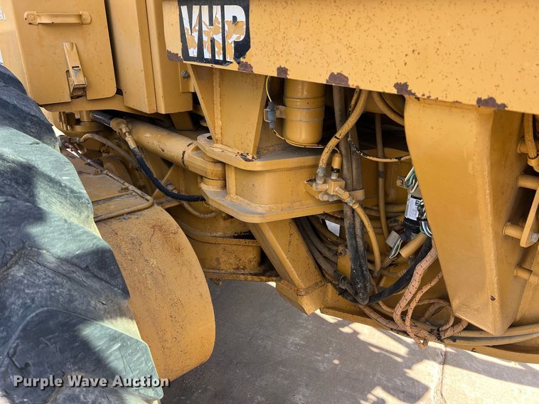 image for item NA9245 2002 Caterpillar 140H motor grader