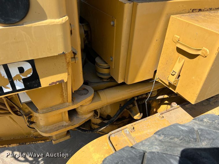 image for item NA9245 2002 Caterpillar 140H motor grader