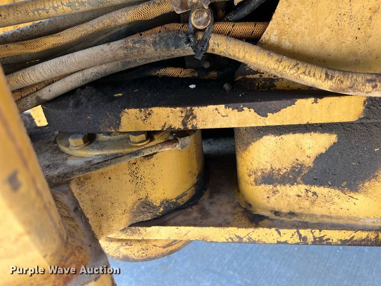 image for item NA9245 2002 Caterpillar 140H motor grader