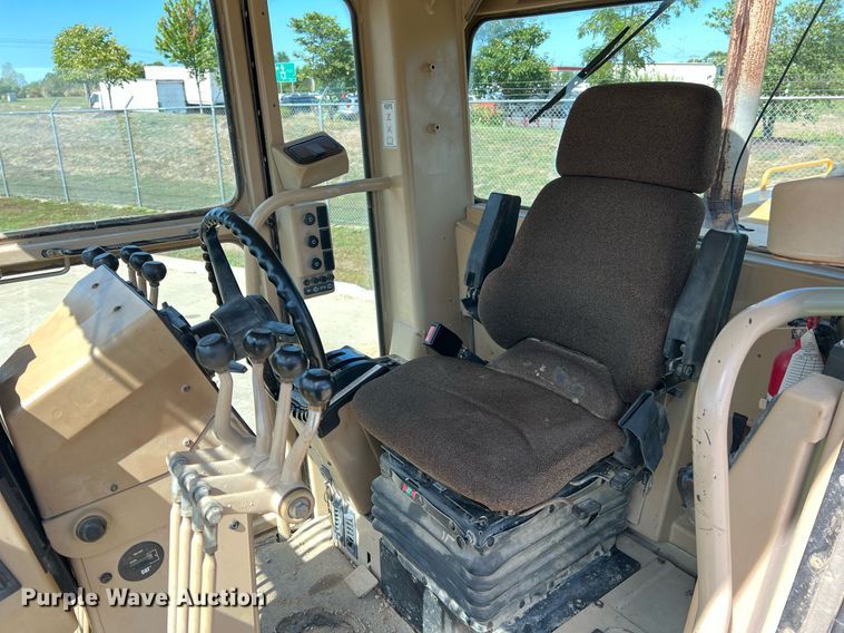 image for item NA9245 2002 Caterpillar 140H motor grader