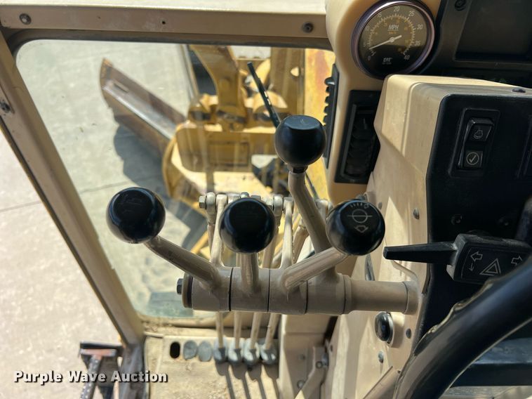 image for item NA9245 2002 Caterpillar 140H motor grader