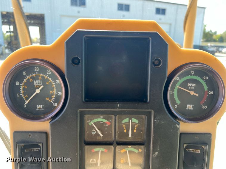 image for item NA9245 2002 Caterpillar 140H motor grader