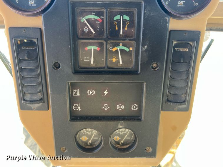 image for item NA9245 2002 Caterpillar 140H motor grader