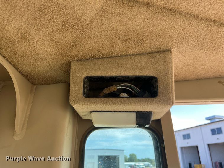 image for item NA9245 2002 Caterpillar 140H motor grader