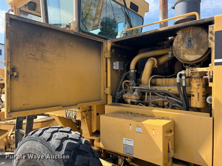 image for item NA9245 2002 Caterpillar 140H motor grader