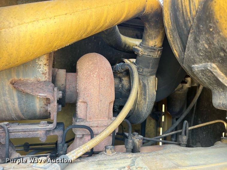image for item NA9245 2002 Caterpillar 140H motor grader