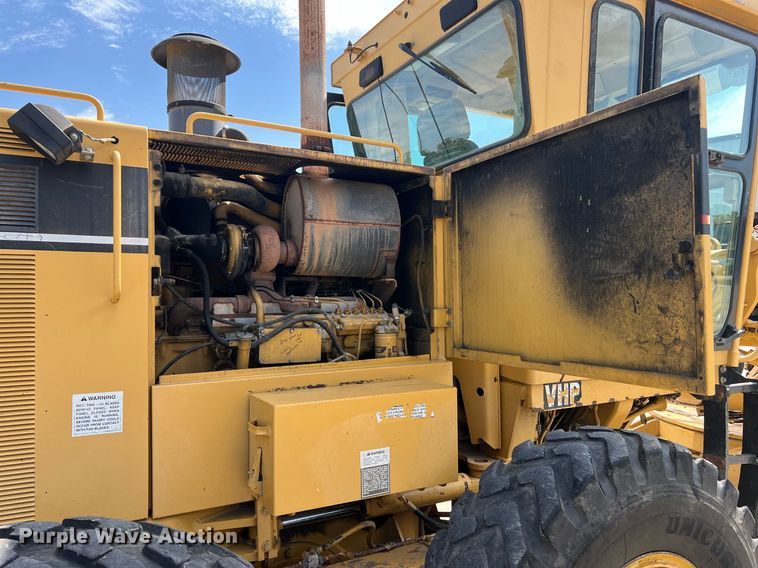 image for item NA9245 2002 Caterpillar 140H motor grader