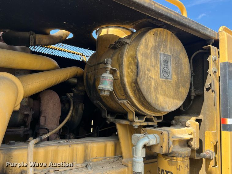 image for item NA9245 2002 Caterpillar 140H motor grader