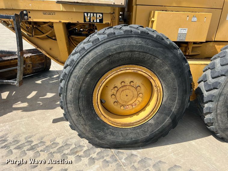 image for item NA9245 2002 Caterpillar 140H motor grader