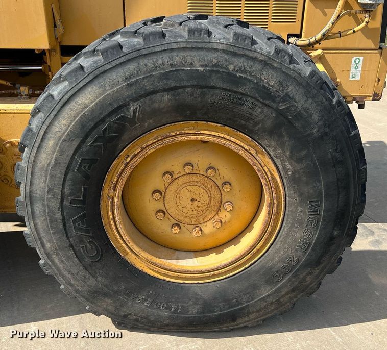 image for item NA9245 2002 Caterpillar 140H motor grader