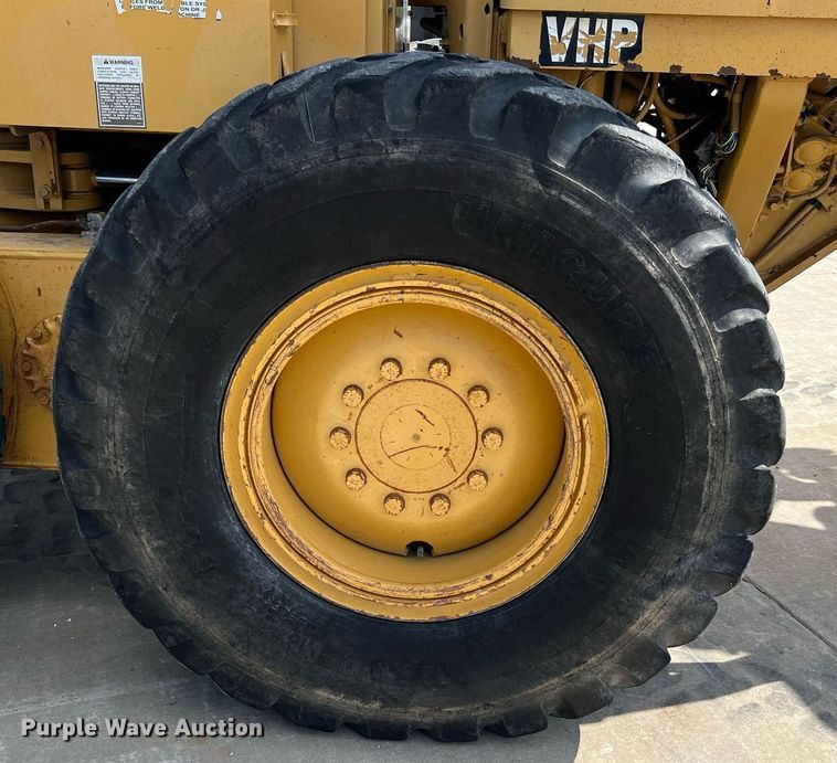 image for item NA9245 2002 Caterpillar 140H motor grader