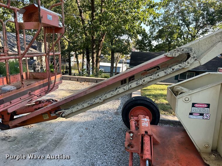 image for item NO9250 1990 JLG 40HA  boom lift