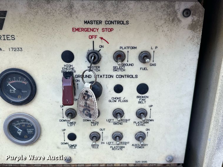 image for item NO9250 1990 JLG 40HA  boom lift