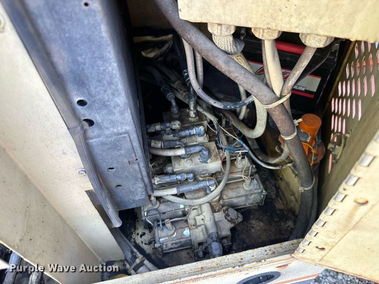 image for item NO9250 1990 JLG 40HA  boom lift