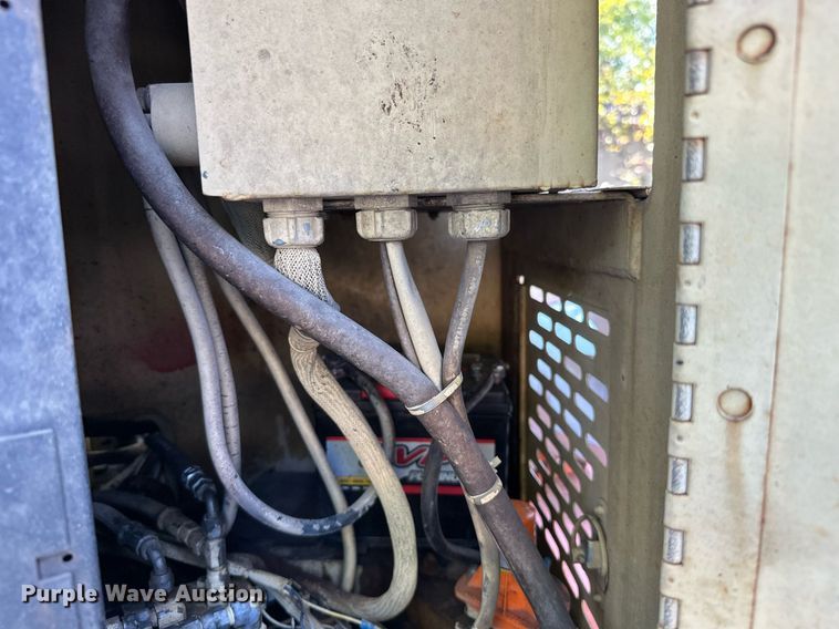 image for item NO9250 1990 JLG 40HA  boom lift