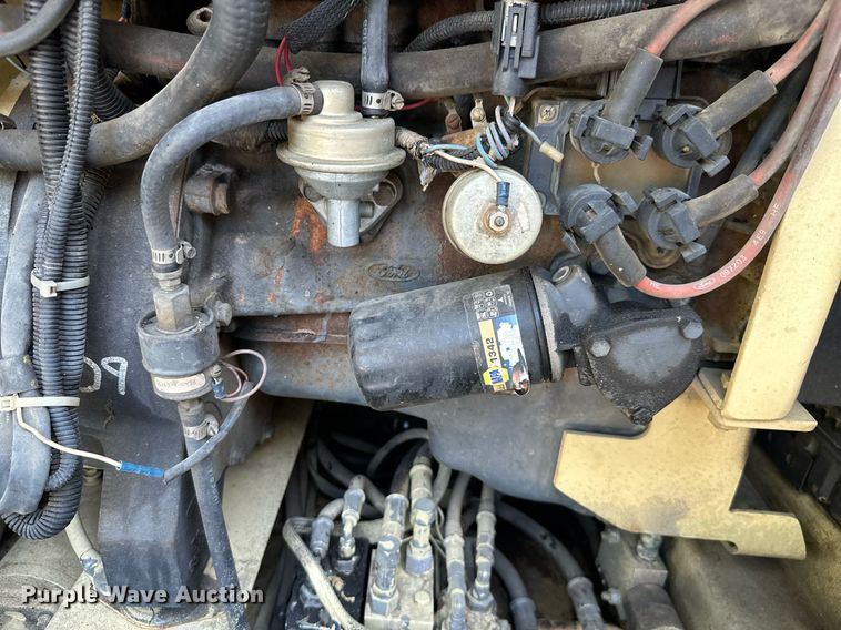 image for item NO9250 1990 JLG 40HA  boom lift