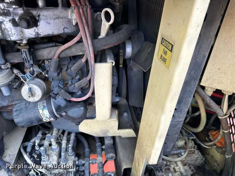 image for item NO9250 1990 JLG 40HA  boom lift