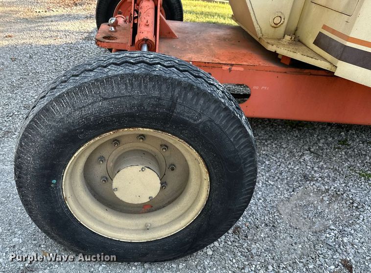 image for item NO9250 1990 JLG 40HA  boom lift