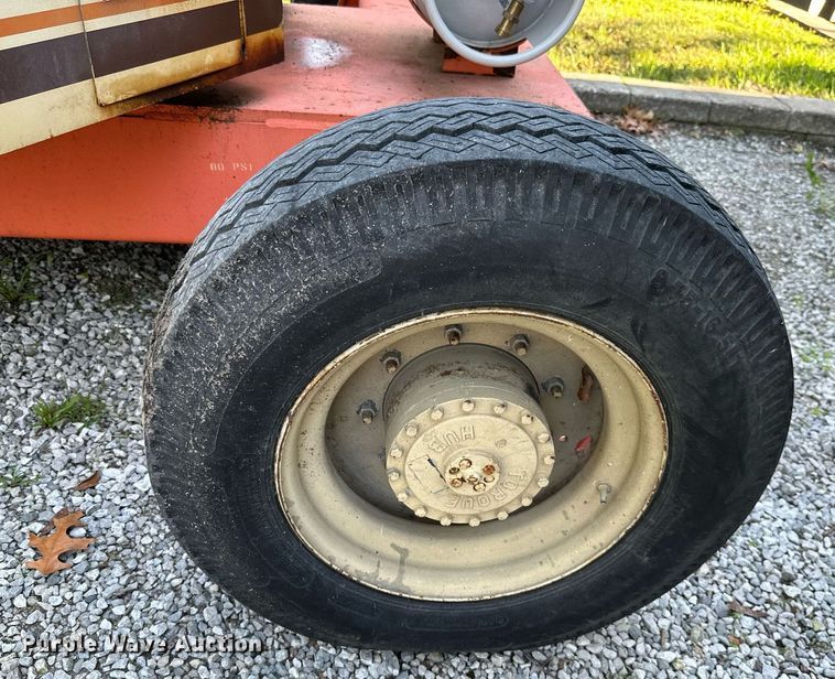 image for item NO9250 1990 JLG 40HA  boom lift