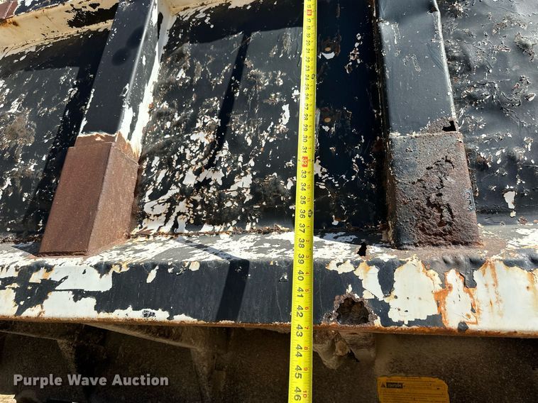 image for item NP9644 1983 Ford LN800  dump truck