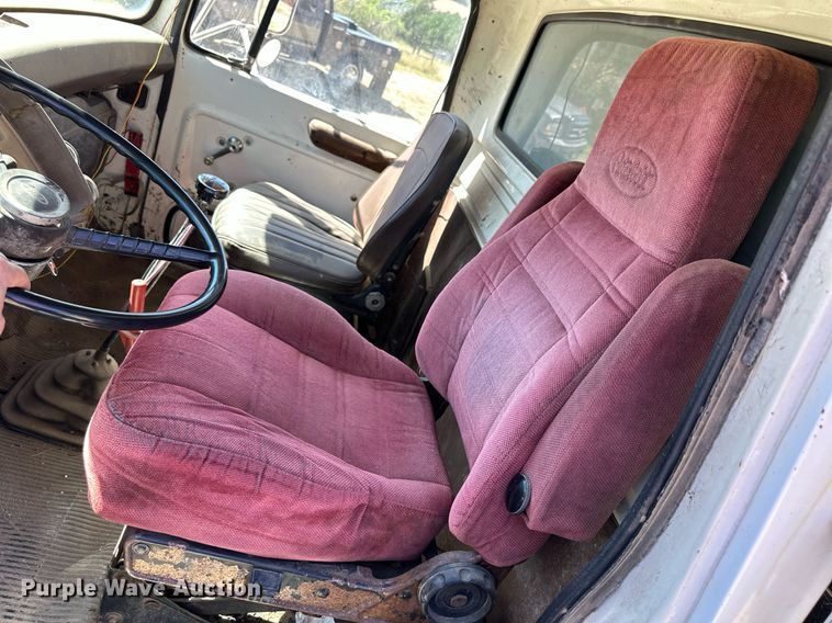 image for item NP9644 1983 Ford LN800  dump truck